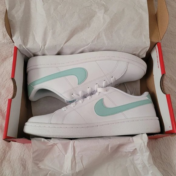 Nike Court Royale 2 Womens Shoes - Picture 1 of 4